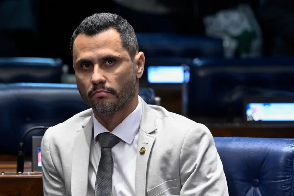 O que os candidatos ao governo de Minas leem, ouvem e assistem - destaque galeria