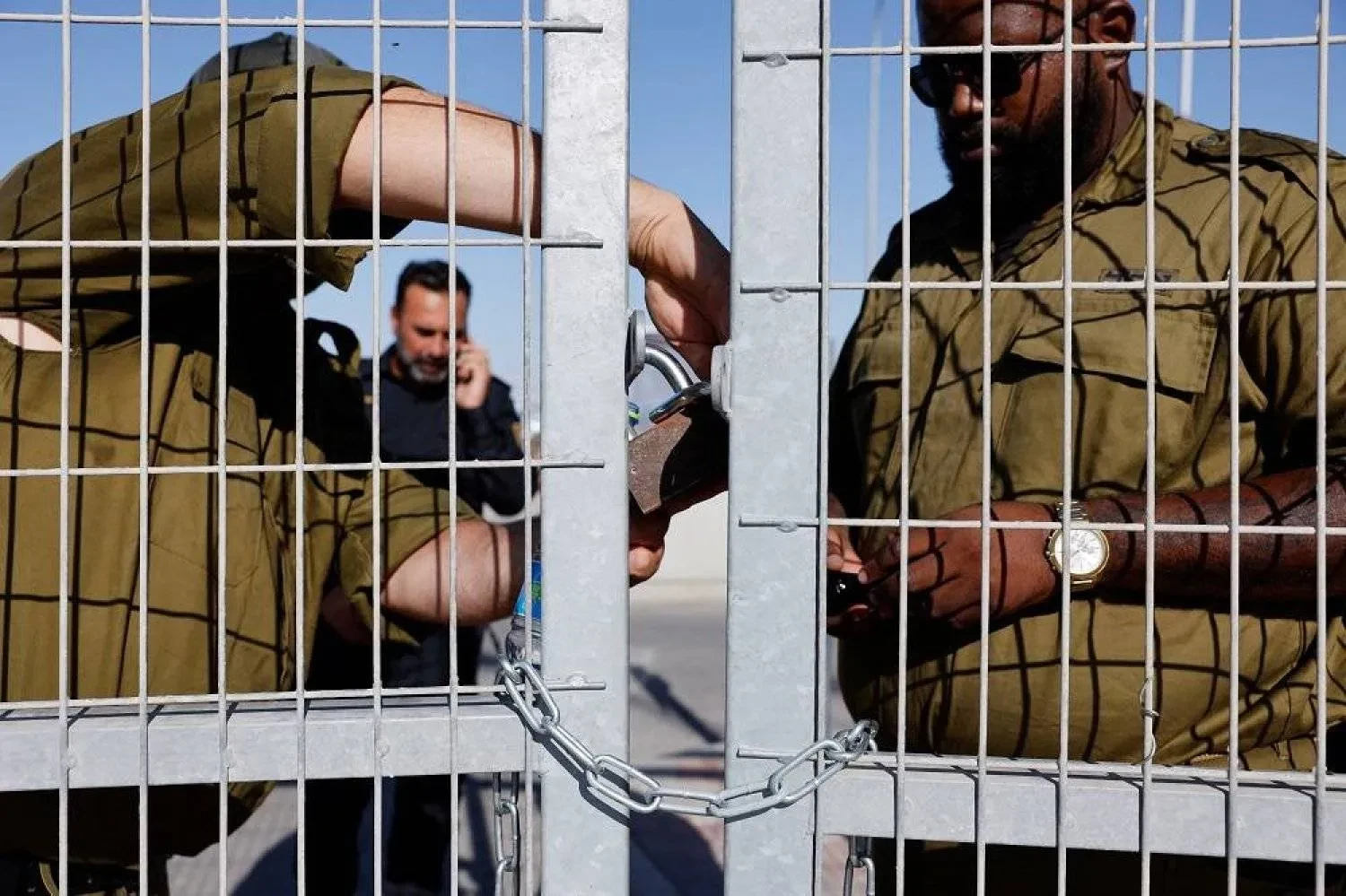 Israel libera quase todos os suspeitos de ataques de colonos contra uma jornalista americana e diplomatas europeus, colocando-os em prisão domiciliar