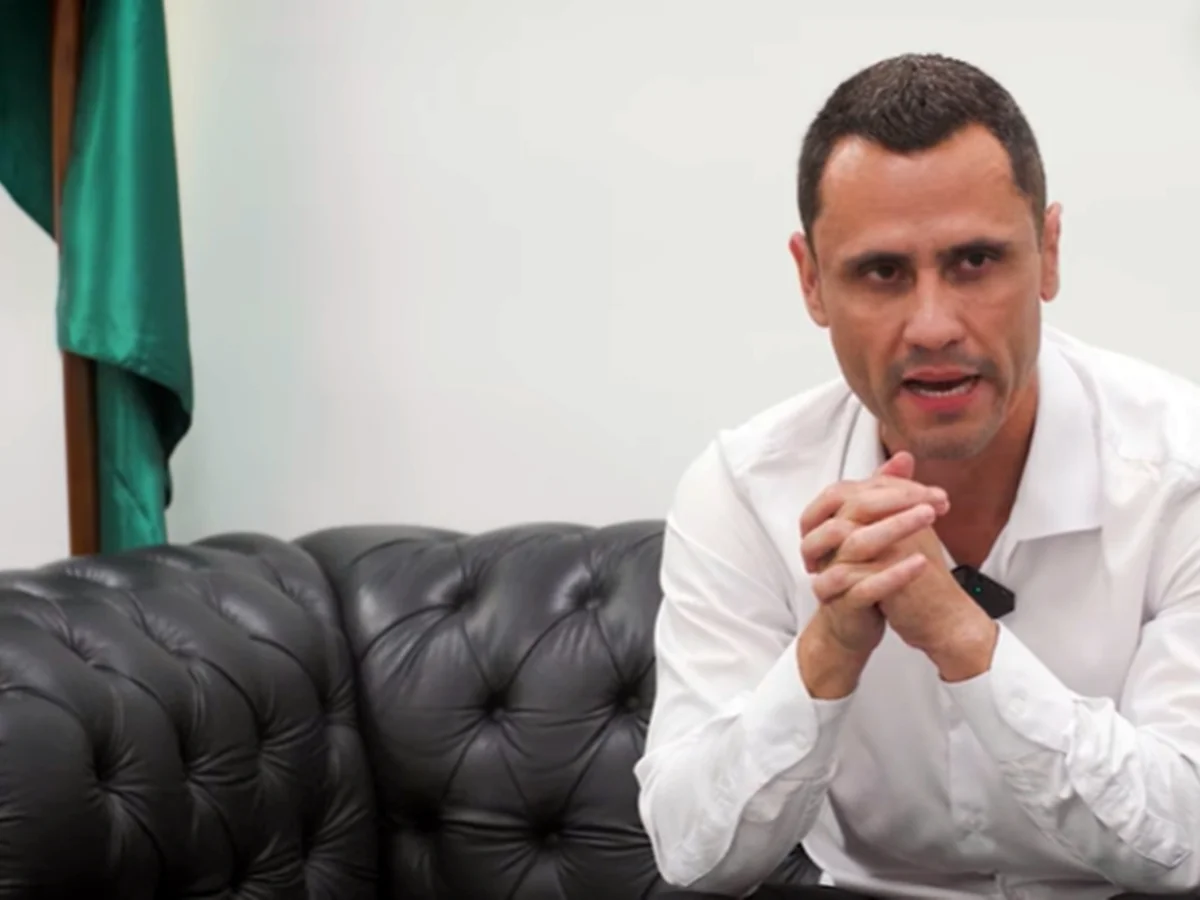 Eleito governador, Cleitinho quer continuar morando na própria casa em MG