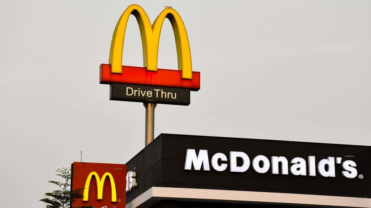 Imagem da matéria: IA do McDonald’s gera polêmica e caso vai parar na Justiça dos EUA