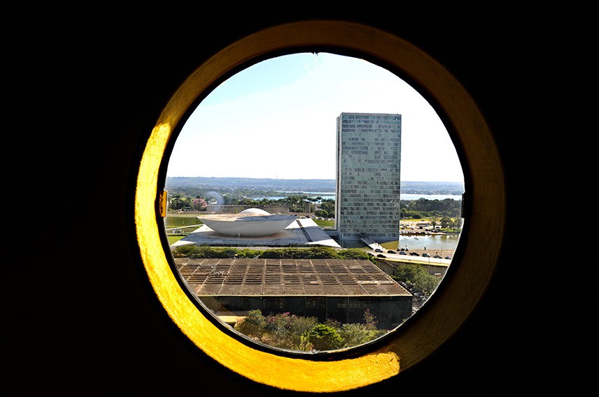 Centrão é maioria, mas perde espaço para direita e ultraconservadorismo no Congresso