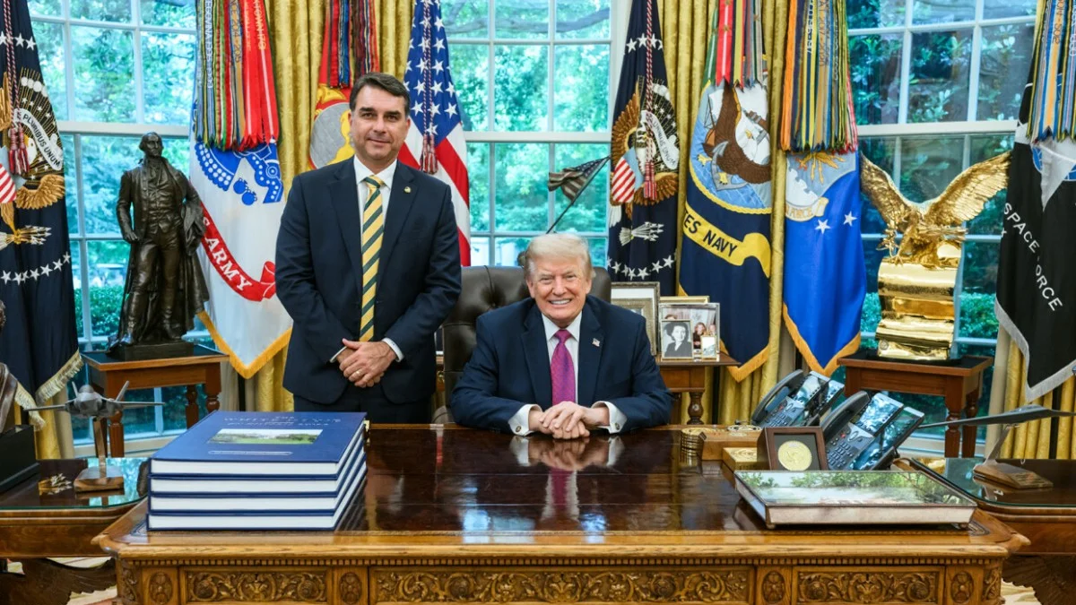 Flávio promete incluir Brasil no Escudo das Américas de Trump