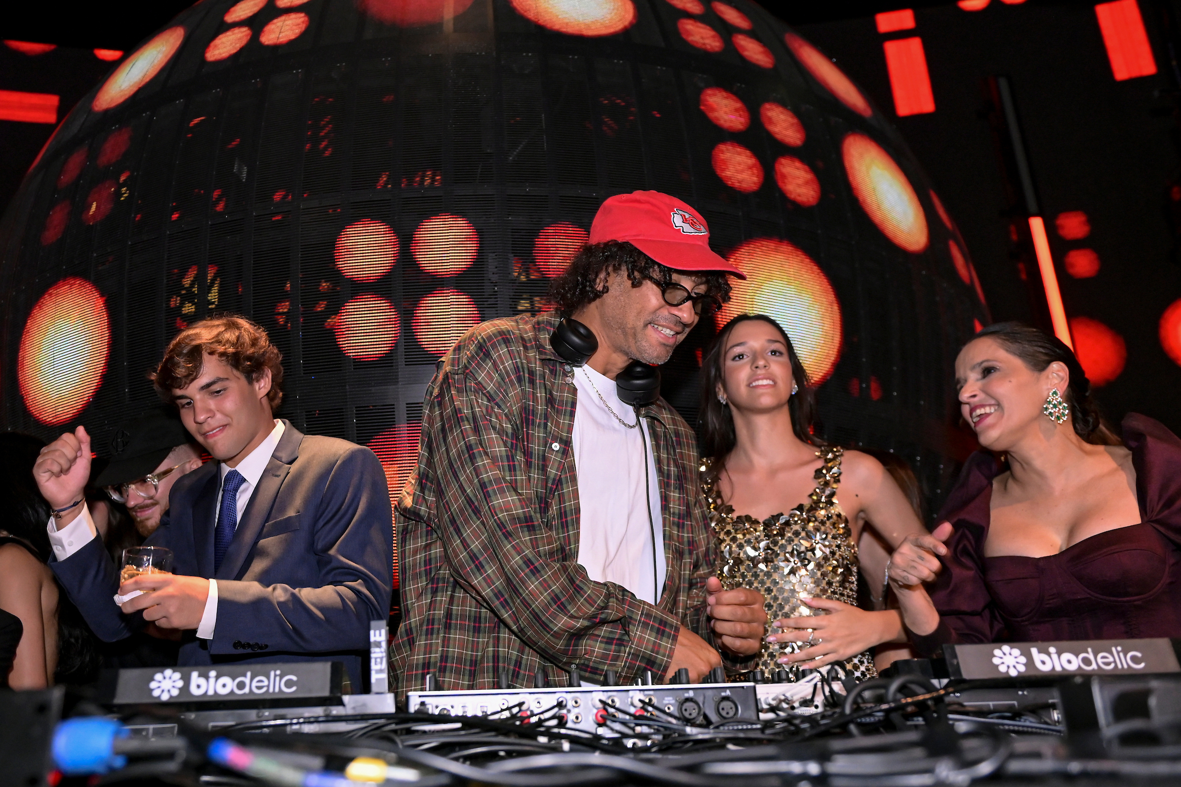 Ilca Maria Estevão exalta 15 anos da filha Marita em festa de gala