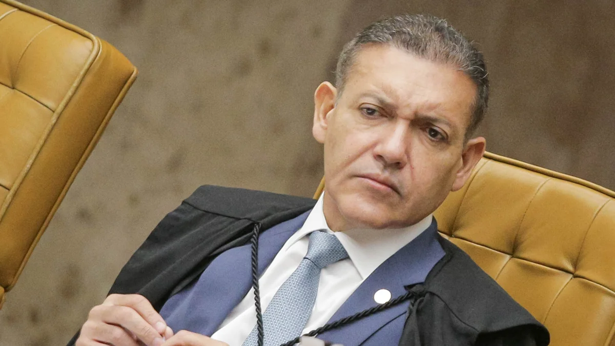 Kassio avalia liberar pedido de soltura de Bolsonaro a Fachin após 2º turno