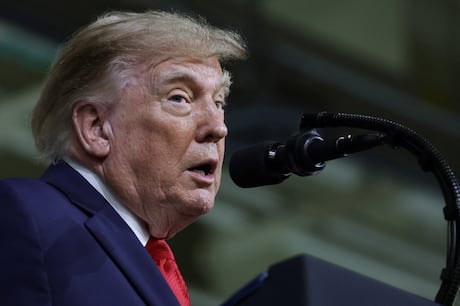 Trump defende alívio de sanções à Rússia e acusa Zelensky de prejudicar oferta de diesel