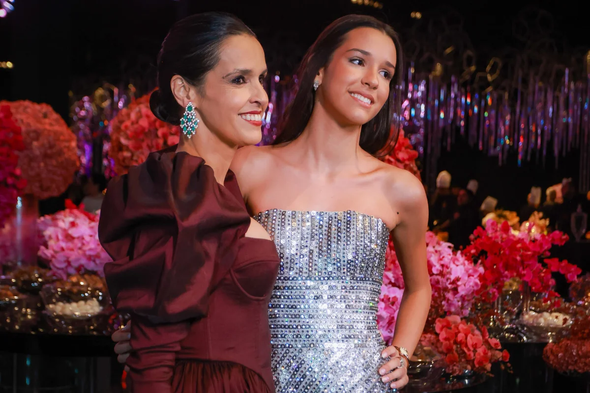 Ilca Maria Estevão exalta 15 anos da filha Marita em festa de gala