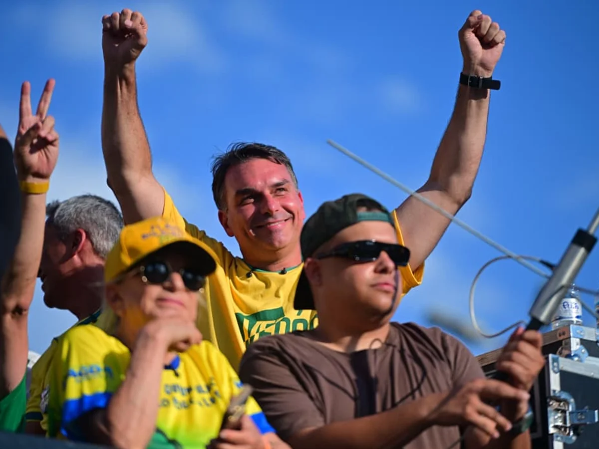 Apoiados por Flávio Bolsonaro conquistam 30 vagas no Senado
